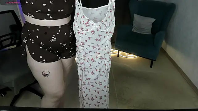 lovely_bloom Adlı Modelin Canlı XXX Sohbeti
