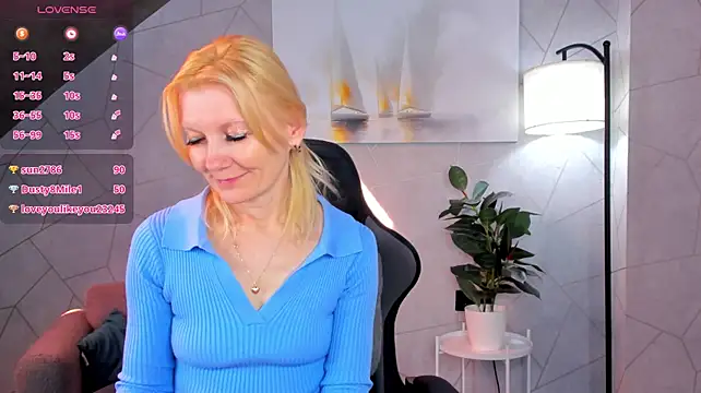 Julie_Lucas Chat XXX live