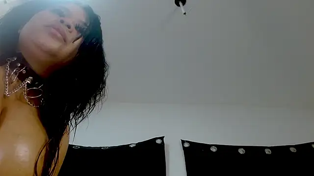 X-Shanell Adlı Modelin Canlı XXX Sohbeti