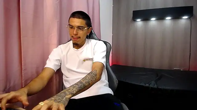 Tayson_Hotn Live XXX chat