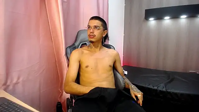 Tayson_Hot XXX чат на живо