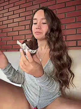 دردشة QuietNicole الجنسية المباشرة