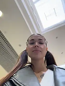 Živý XXX chat Charming_Ritta