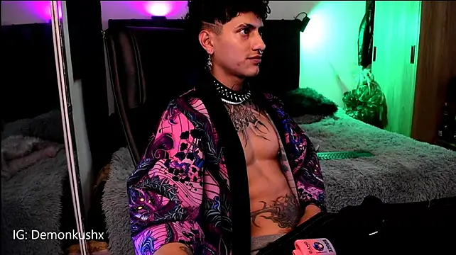 Živý XXX chat DemonKush--
