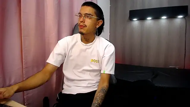 Tayson_Hot Chat XXX live