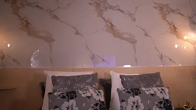 ElleDianeのライブXXXチャット