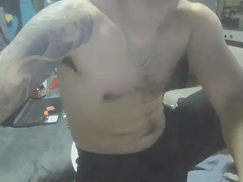 Bezzzzzerr Chat XXX live