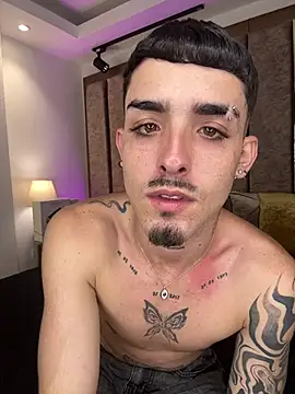 Chatroom XXX en direct de NikoStone_