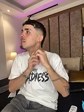 NikoStone_ Chat XXX in diretta