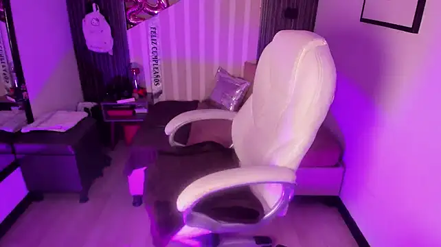 LittleeStar's Live XXX Chat