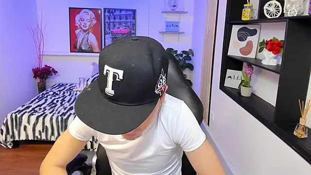 Czat XXX na żywo – Benji23_