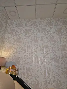 Emilygh1_ XXX чат на живо
