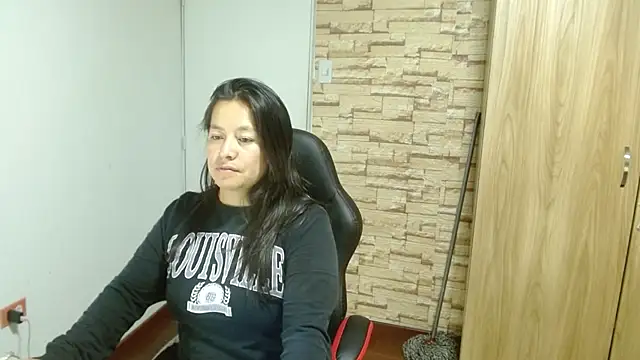 monick_hot's Live XXX Chat