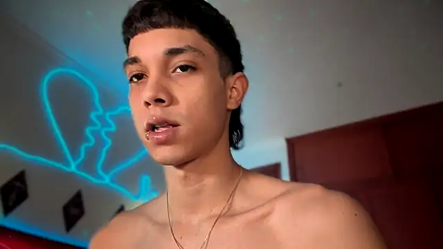 Онлайн чат XXX RoughDiamond_