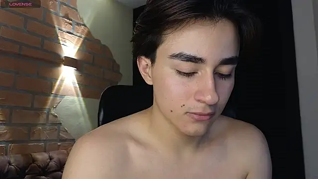 Connorr_01のライブXXXチャット