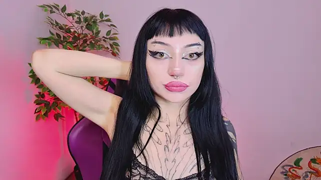catipetite Adlı Modelin Canlı XXX Sohbeti