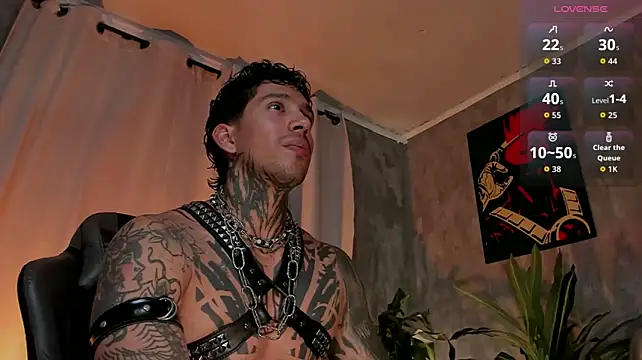 XXX chat uživo modela TigerStripes1_