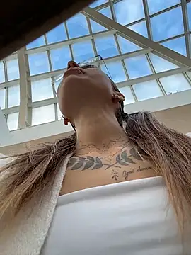 Charming_Ritta Chat XXX live