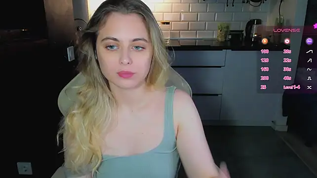 blonde_kellyy: онлайн-секс-чат
