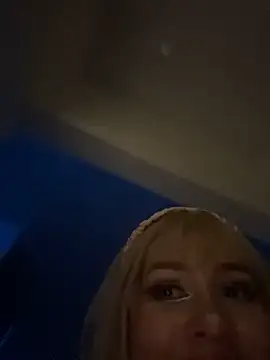 XXX chat uživo modela 18_salo