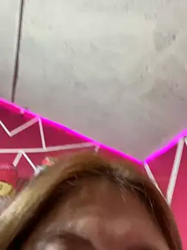 sarah12333's Live XXX Chat