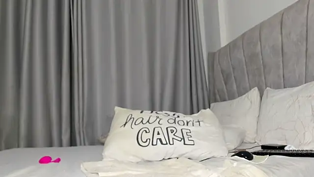 thee_sexy_goddess élő XXX-chatje