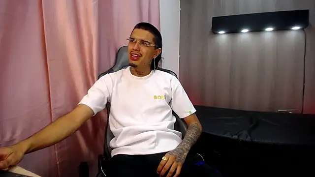 แชท XXX สดของ Tayson_Hot