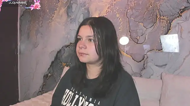 Mey_moon Chat XXX in diretta