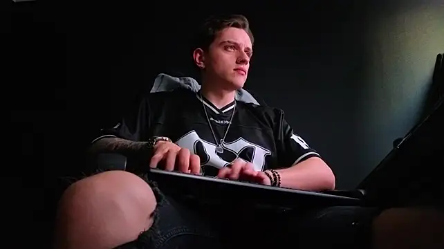 FelixStarkk's Live XXX Chat