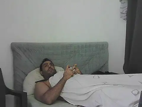 alphalatinobearx Adlı Modelin Canlı XXX Sohbeti
