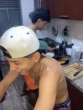 צ'אט XXX בשידור חי של BossSamX