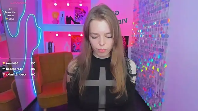 دردشة TinaTayylor الجنسية المباشرة