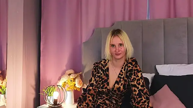 CrystalLili's Live XXX Chat