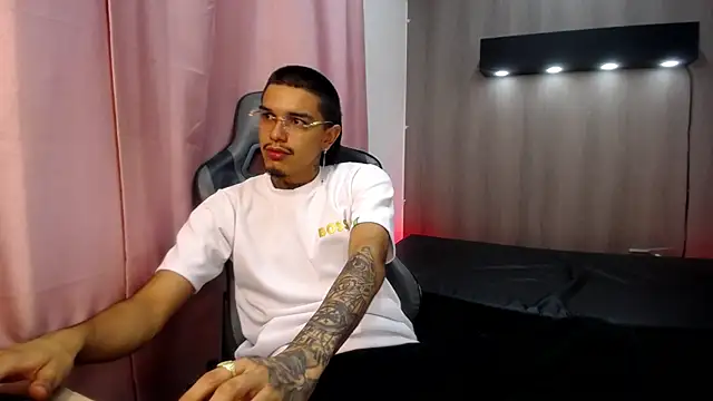 Tayson_Hot Chat XXX live