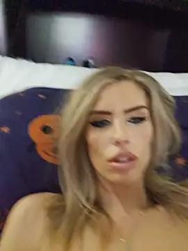 ellieconradxo 现场XXX聊天