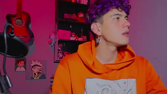 MikeyKuro Chat XXX in diretta