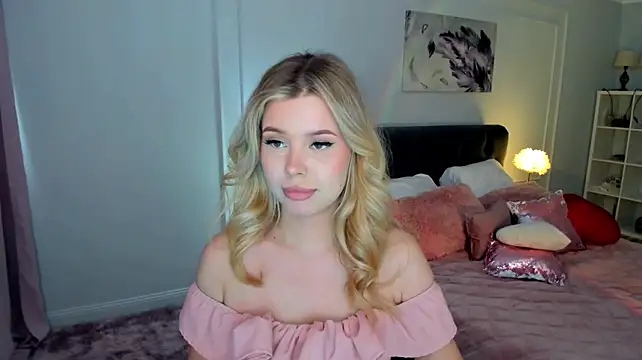 FollowLovee's Live XXX Chat