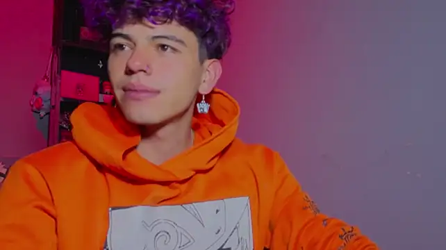 MikeyKuro live XXX chat