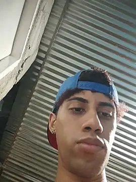 צ'אט XXX בשידור חי של Dennis_Lupers