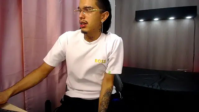 Tayson_Hot's Live XXX Chat