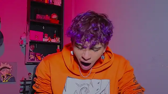 Chat +18 de MikeyKuro ao vivo