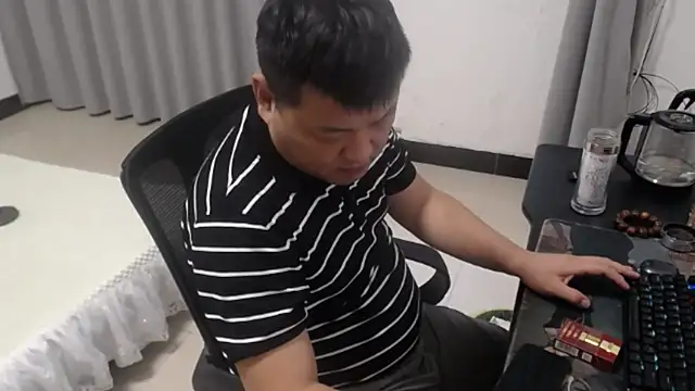 zhang1118 Chat XXX in diretta
