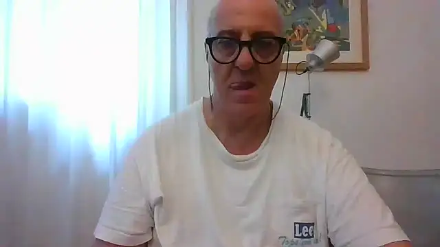 Chat +18 de ANONIMO7735 ao vivo