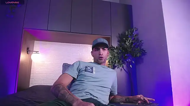 DrakeNeumann Live XXX Chat