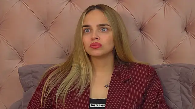 دردشة AnitaVenture الجنسية المباشرة