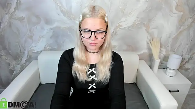 Velvet-Lun Adlı Modelin Canlı XXX Sohbeti