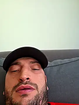 Tayfun_27777: διαδικτυακό σόου στην κάμερα