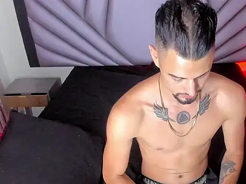 King_sexxx69's Webcam Show
