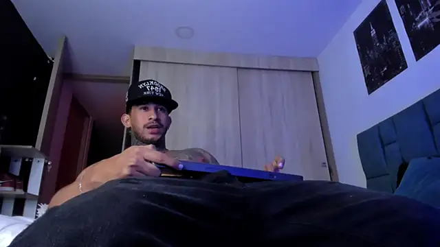 Dammianmiller Adlı Modelin Canlı XXX Sohbeti