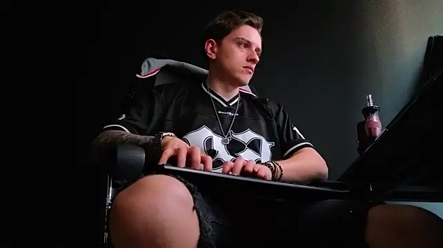 FelixStarkk 现场XXX聊天